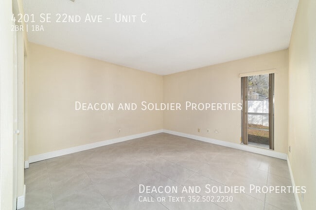 Building Photo - 4201 SE 22nd Ave