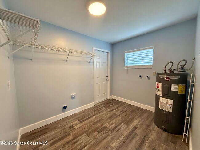 Building Photo - 2695 Kefauver St