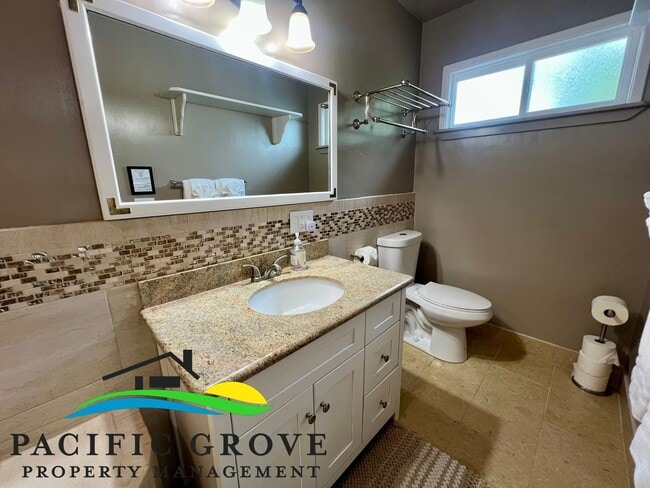 Building Photo - Furnished Single Family Home in Pacific Grove available NOW!