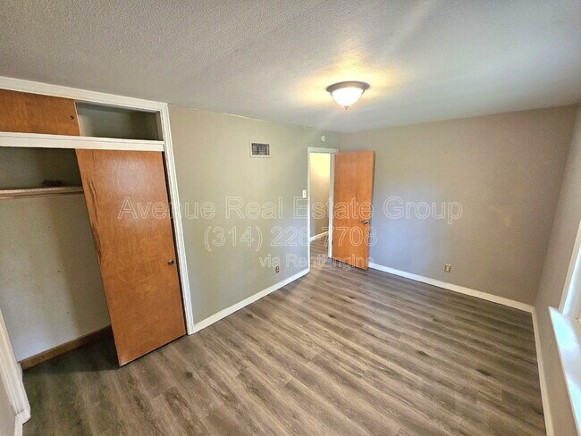 Building Photo - 1130 Forest Home Dr