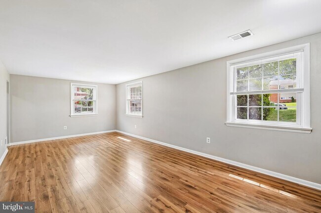 Building Photo - 1103 Playford Ln