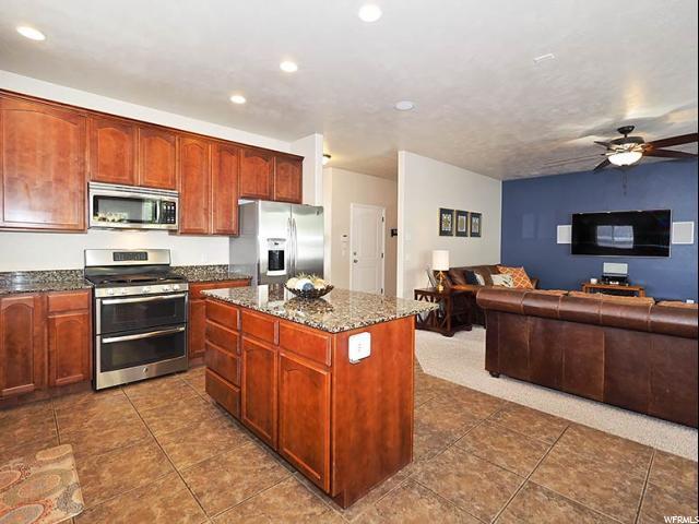 Building Photo - Beautiful 6-Bedroom Riverton House