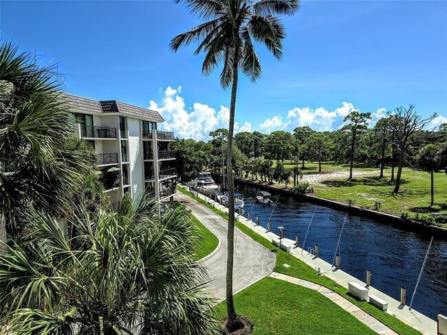 Building Photo - 1350 River Reach Dr