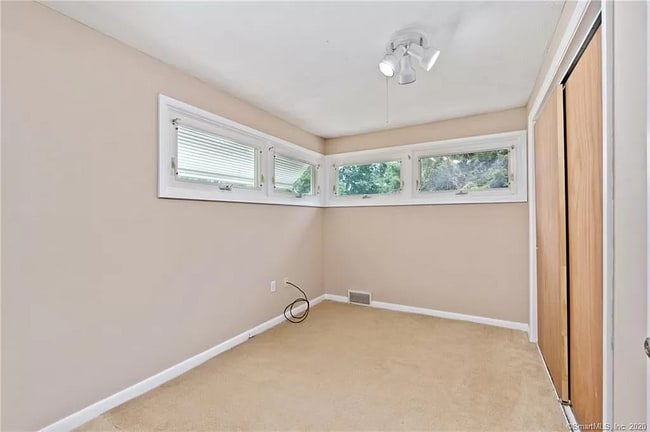 Building Photo - 73 Wepawaug Dr