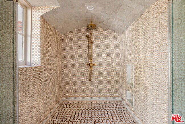 Building Photo - 1744 Reedvale Ln