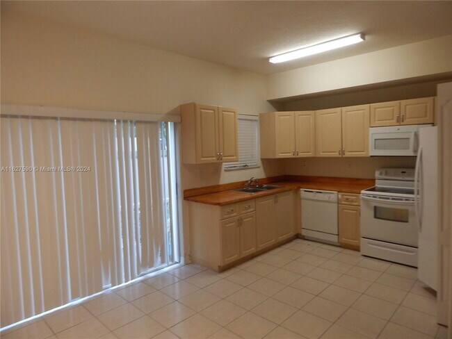 Building Photo - 8810 W Flagler St