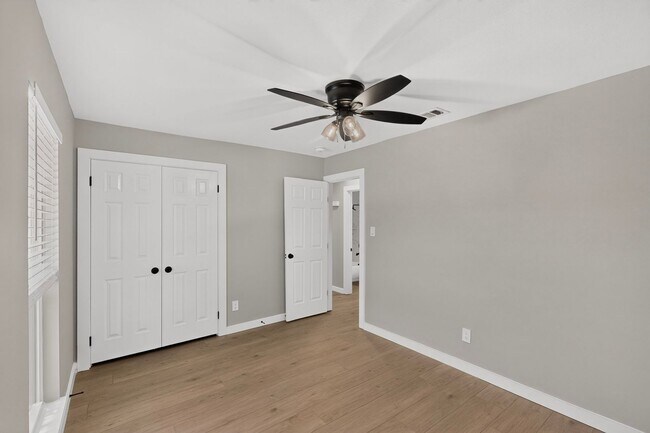 Building Photo - 4420 Seville Ln