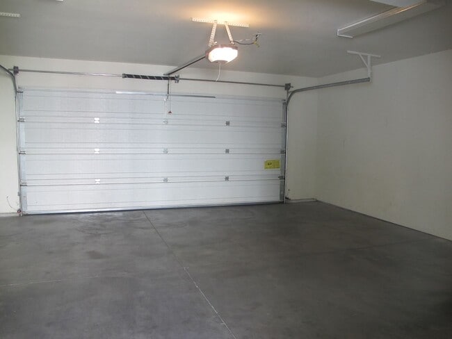 Building Photo - 838 N 7th St