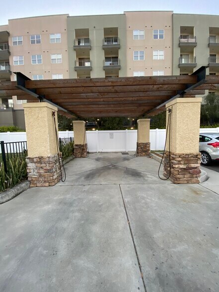 Car Wash - 107 S Obrien St