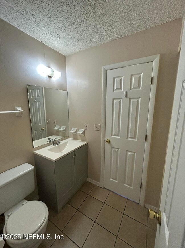 Building Photo - 460 Crabapple Ct