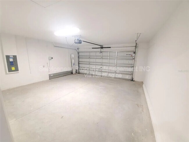 Building Photo - 10344 Alder Green Dr