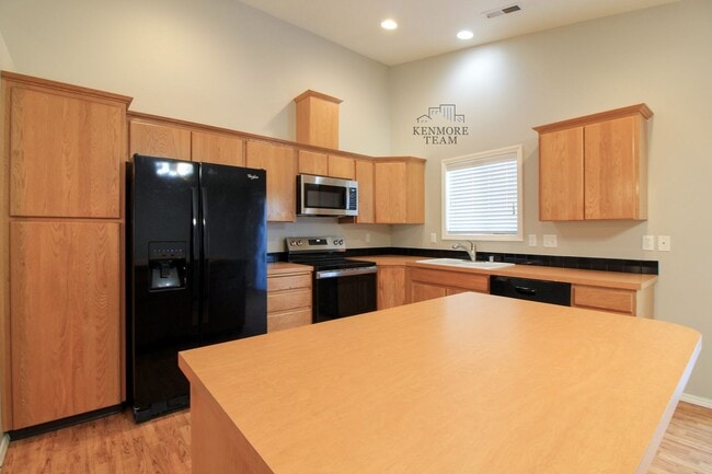Building Photo - 4811 Cleveland Ln