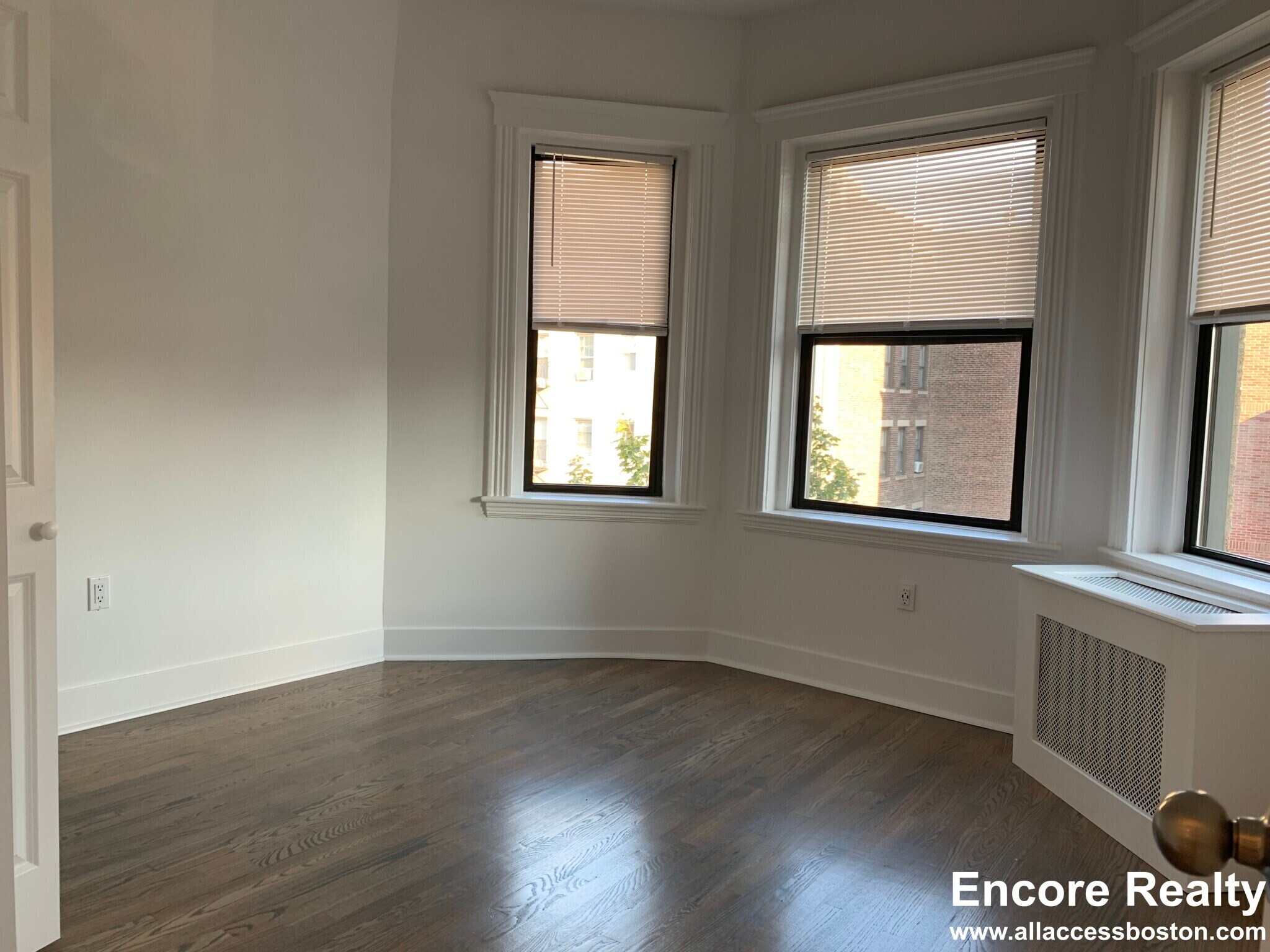 Building Photo - 29 Peterborough St