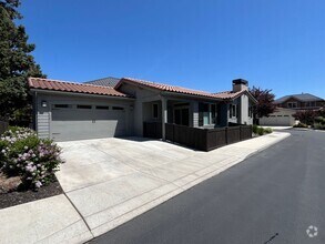 Building Photo - Single Level Home in Unique Bend Neighborhood