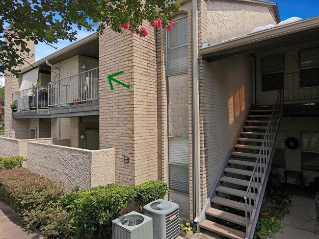 Building Photo - 2021 Spenwick Dr