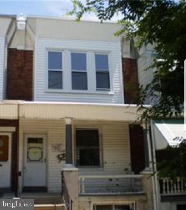 Building Photo - 1925 N Myrtlewood St