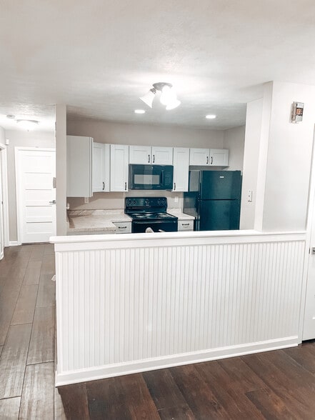 Building Photo - 511 Bernard Ave