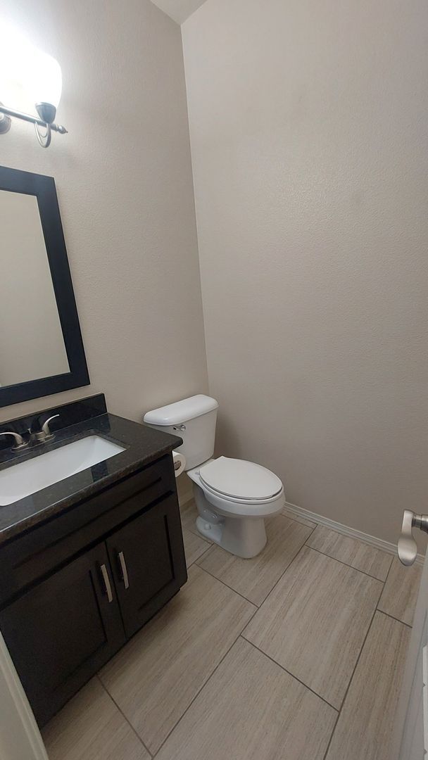 Building Photo - Backyard Oasis!!!  Beautiful 4 bedroom 2.5 bathroom 2 story home on corner lot!