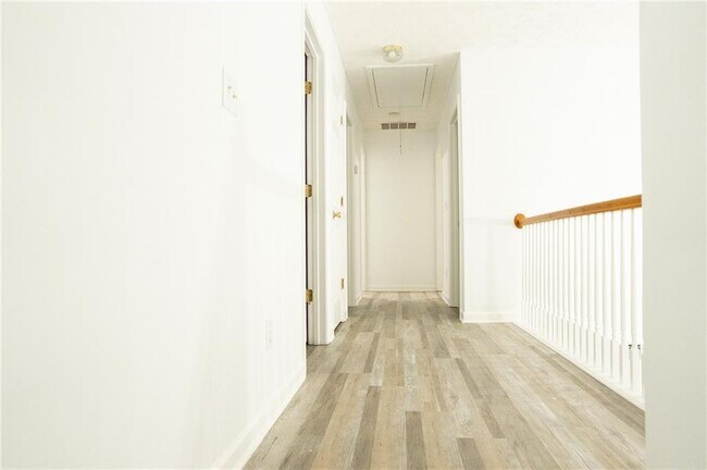 Building Photo - 1315 Great River Pkwy SE