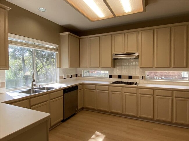 Building Photo - 5817 Miramonte Dr