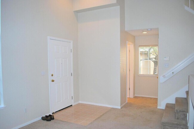 Building Photo - REDUCED ! Bright & Modern Townhouse in Beautiful Danville! Close to Blackhawk Plaza!