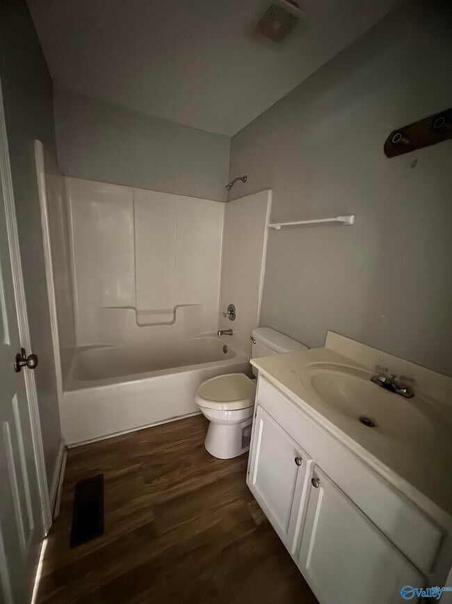 Building Photo - 3201 Delia Ln NW