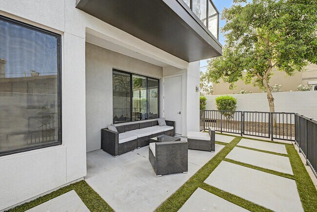 Building Photo - 7300 E Earll Dr