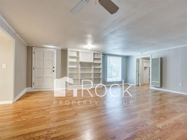 Building Photo - 3 Bedroom Home + 1 Bedroom Apartment near OCU and Uptown!