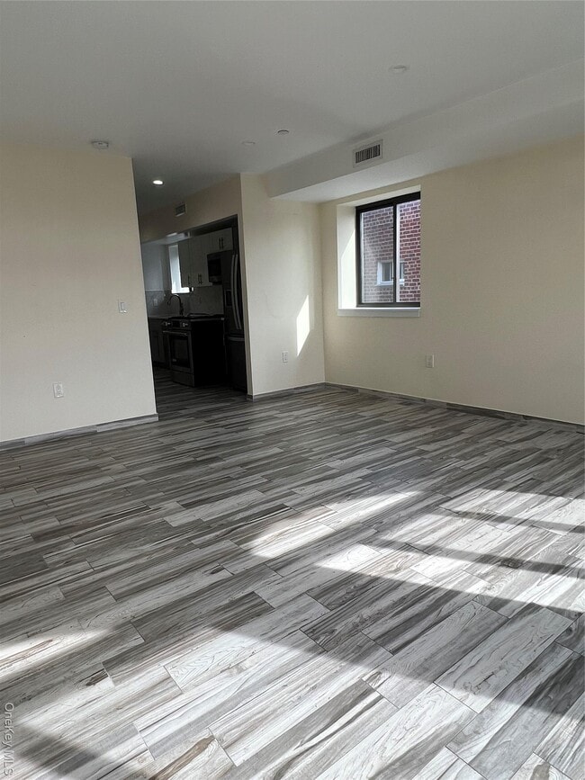 Building Photo - 32-15 60th St