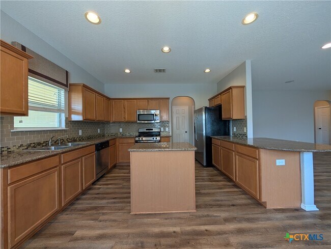 Building Photo - 2937 Post Oak Cir