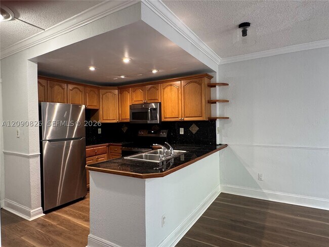 Building Photo - 680 Miller Dr
