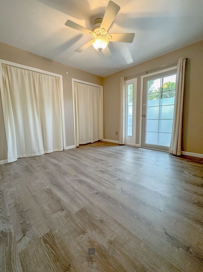 Building Photo - NEWLY UPDATED 2 BED/ 1 BATH SINGLE FAMILY ...