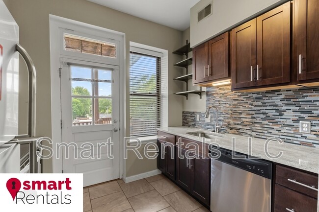 Building Photo - 4101 Flad Ave