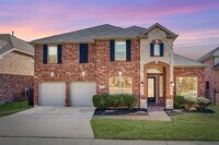 Building Photo - 3825 Miramar Dr