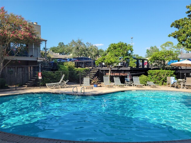 Building Photo - 5711 Sugar Hill Dr