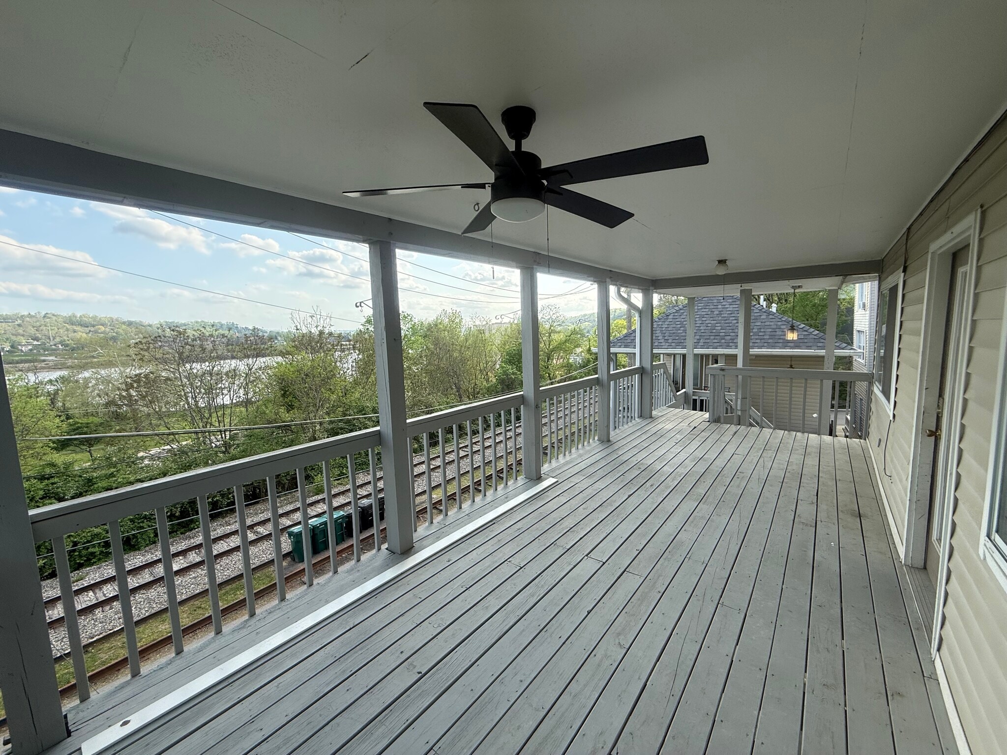 Building Photo - 2308 Gladstone Ave