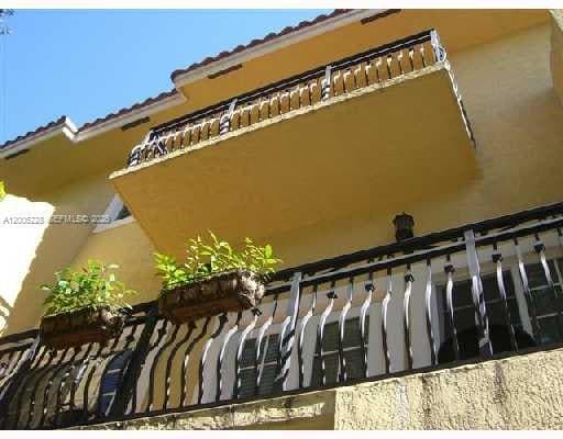 Building Photo - 2919 Coconut Ave