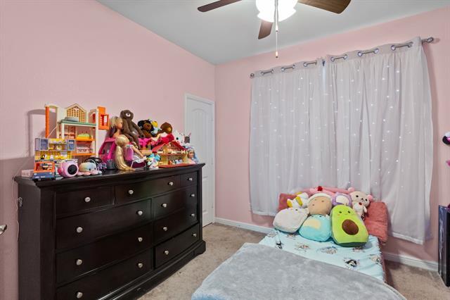 Building Photo - 424 Grassland Dr
