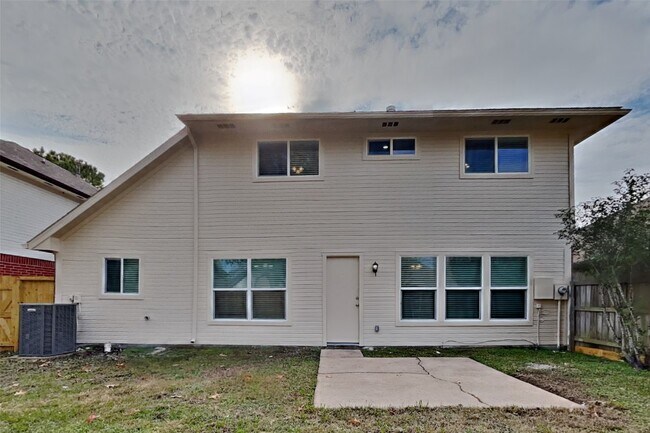 Building Photo - 12822 Careywood Dr