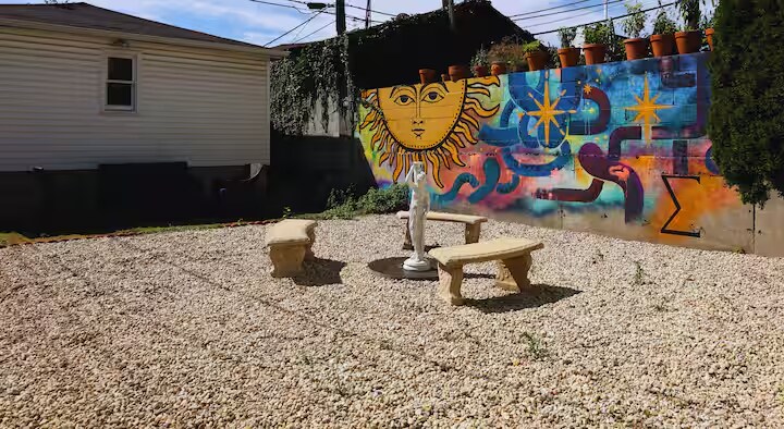 Building Photo - 2345 W 21st St