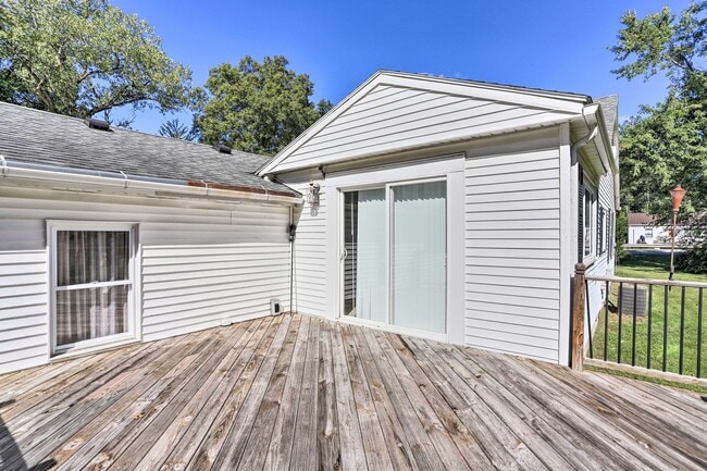 Building Photo - 6851 Nebraska Ave