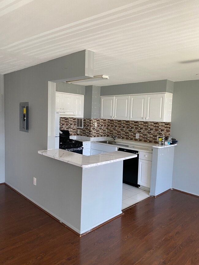 Building Photo - 16 S Van Dorn St