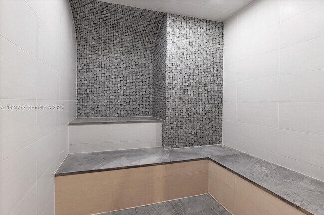 Building Photo - 2711 S Ocean Dr