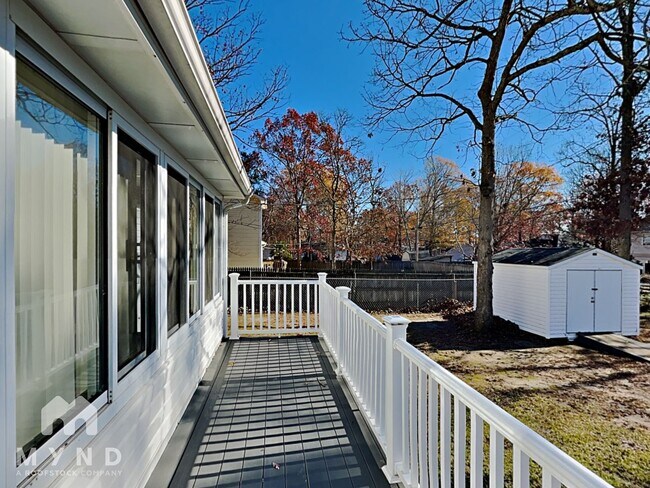 Building Photo - 7907 Red Lantern Rd