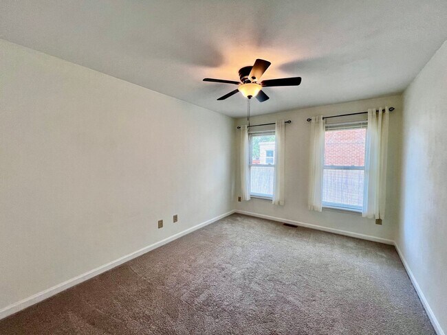 Building Photo - 4 bedroom ranch in the desirable Bellamy W...