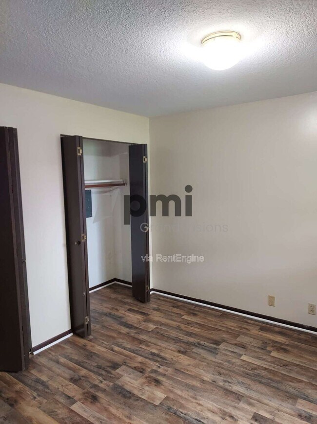 Building Photo - 333 Southland Dr