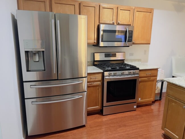 Building Photo - 3166 Bromley Ln