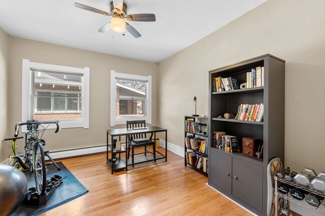 Building Photo - Gorgeous Washington Park Bungalow!