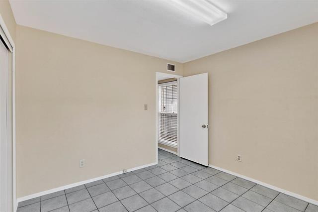 Building Photo - 2426 Sutton Dr