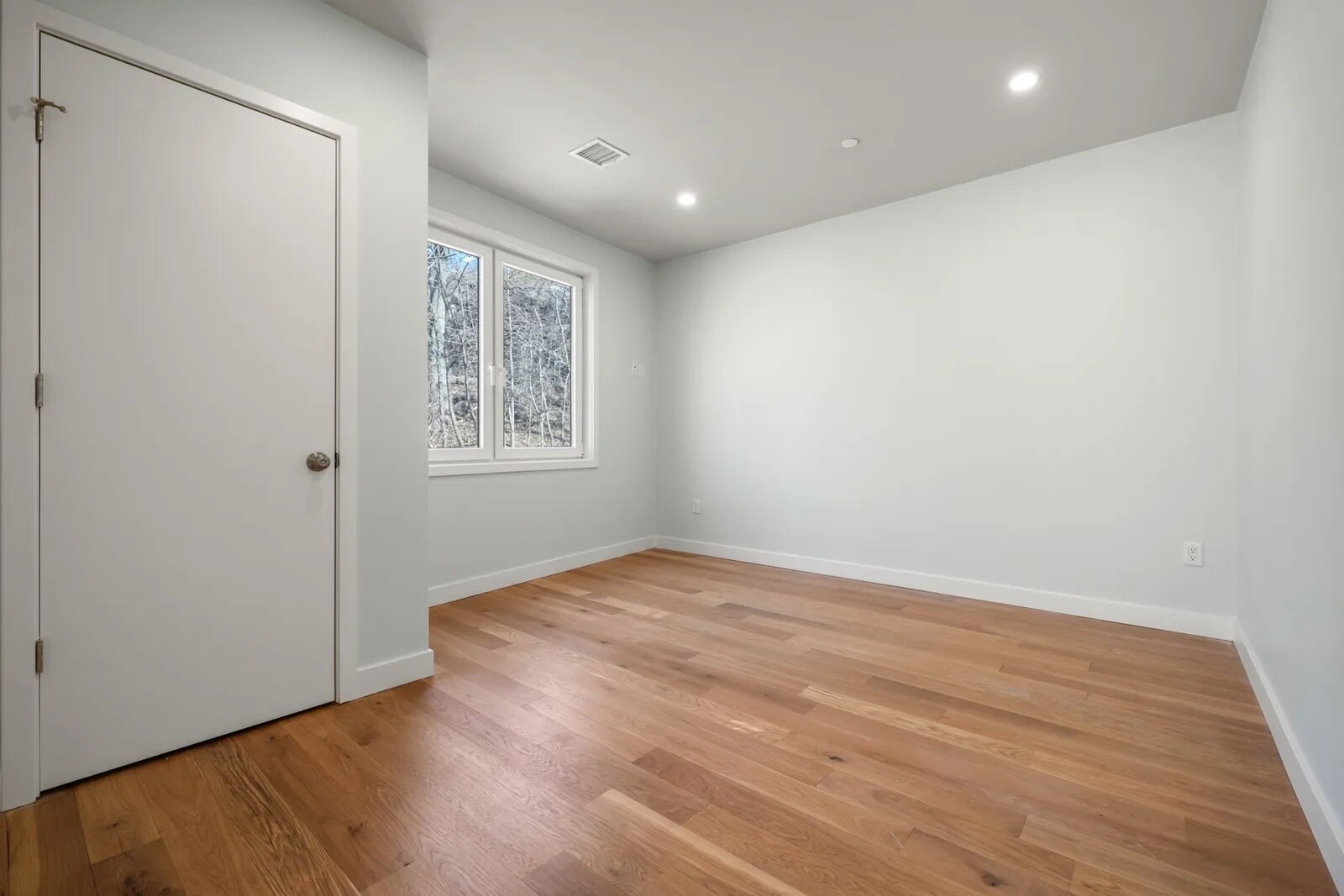 Building Photo - 147 Grampian Way